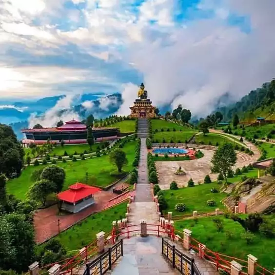 Experience Together:Luxury Group Tour for 8 Nights